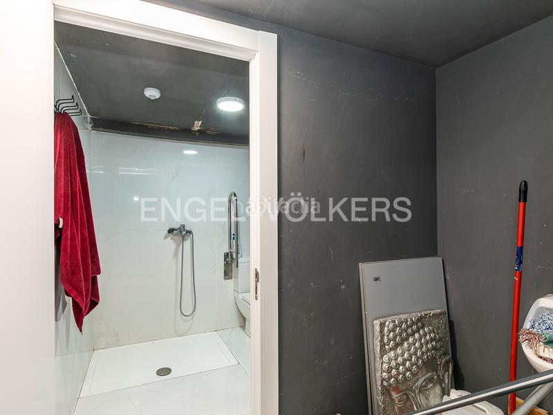 Foto 22ae2e03-f4e4-449d-bfa4-4a6aab69cd09. Alquiler local comercial local en traspaso en eixample en Barcelona