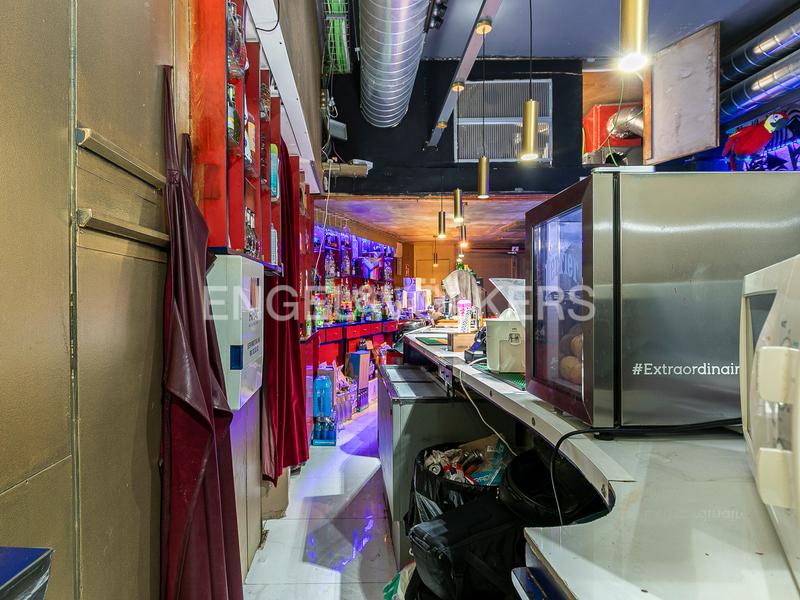 Foto e9b96095-ecde-41e8-9d88-dc010790e8a4. Alquiler local comercial local en traspaso en eixample en Barcelona