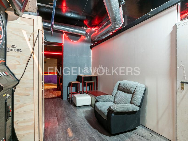 Foto ebf659da-f425-4fd5-9cd6-da327298b40d. Alquiler local comercial local en traspaso en eixample en Barcelona