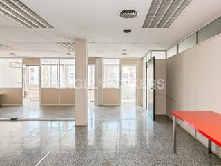Büro in Sagrada Família. Práctica oficina en venta en sagrada familia