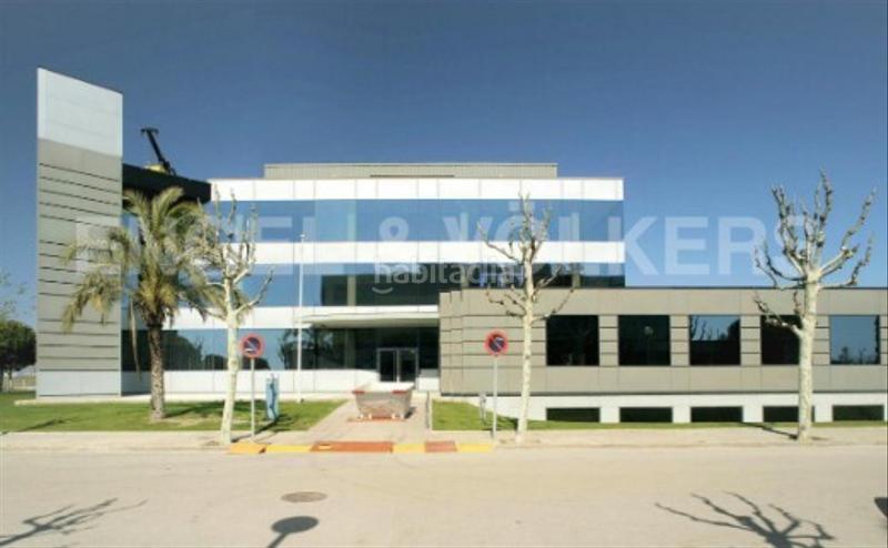 Foto 0f0f529f-27bc-4656-91b0-b15a7a12e63d. Solar industrial  en Sant Cosme-La Granja Prat de Llobregat (El)