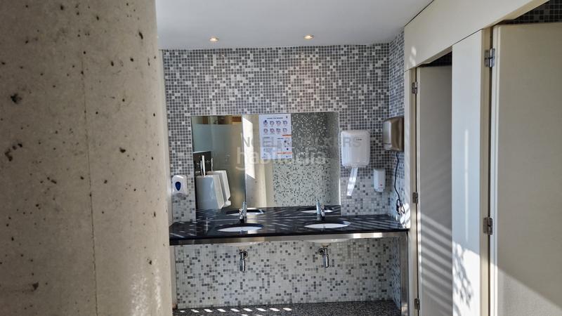 Foto 544295fb-c749-40d6-bac4-a661329f44c6. Affitto ufficio con parcheggio in Sant Josep Hospitalet de Llobregat (L´)