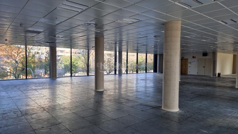 Foto 5a6f0e4d-2338-44fc-a20c-27320fca3fd1. Location bureau avec parking dans Sant Josep Hospitalet de Llobregat (L´)