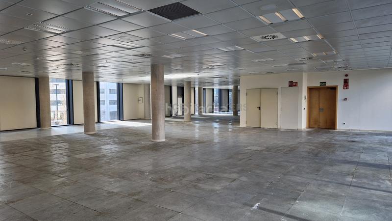 Foto 9925dd8e-9c05-4f0e-9133-e5fd4d7e3bc0. Location bureau avec parking dans Sant Josep Hospitalet de Llobregat (L´)