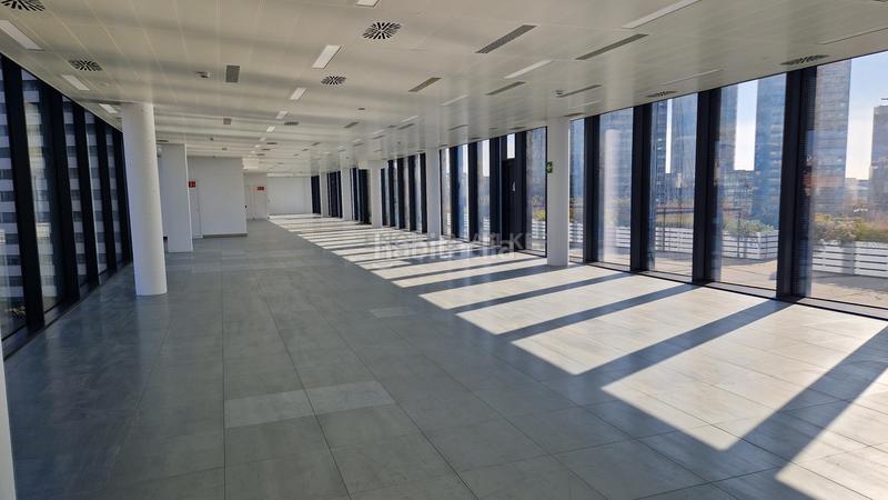 Foto 6d3a07d6-dccf-4727-8aaf-57680abf8f82. Affitto ufficio con parcheggio in Sant Josep Hospitalet de Llobregat (L´)