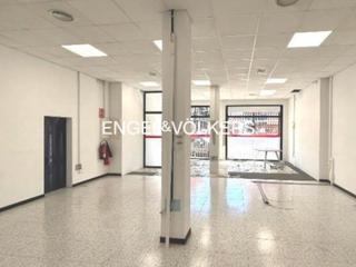 Local commercial à Centre. Local comercial de 395 m2 muy equipado en rubí
