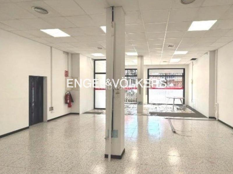 Foto 0ef2ea69-523d-4fad-973f-f9c1c41370ef. Local comercial  de 395 m2 muy equipado en Rubí