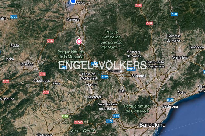 Foto 15cae3ba-3351-4a0d-a324-1ddef11dada5. Local comercial  de 395 m2 muy equipado en Rubí