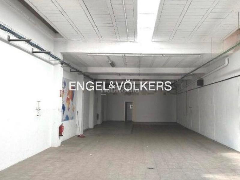 Foto 4e2e6642-1af0-4cc9-8c52-f3f126773da0. Local comercial  de 395 m2 muy equipado en Rubí