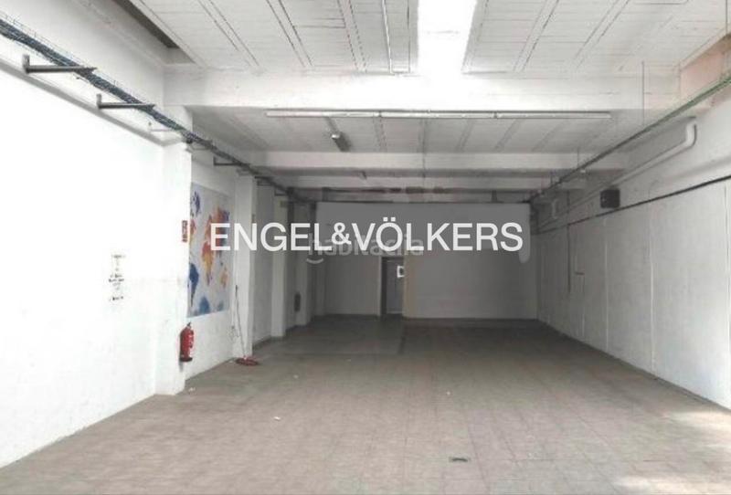 Foto ad1c40f2-4397-4704-aef4-b05c24d6b9f2. Local comercial  de 395 m2 muy equipado en Rubí