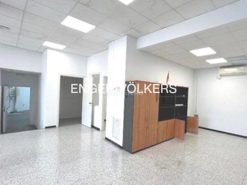 Foto daf3e86c-c008-43f9-981b-d403a2c144df. Local comercial  de 395 m2 muy equipado en Rubí