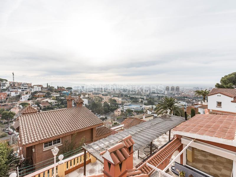 Foto 54b6b8a4-4e77-4e83-854c-a68d41fcf7e9. Wohngrundstück in Centre Sant Just Desvern