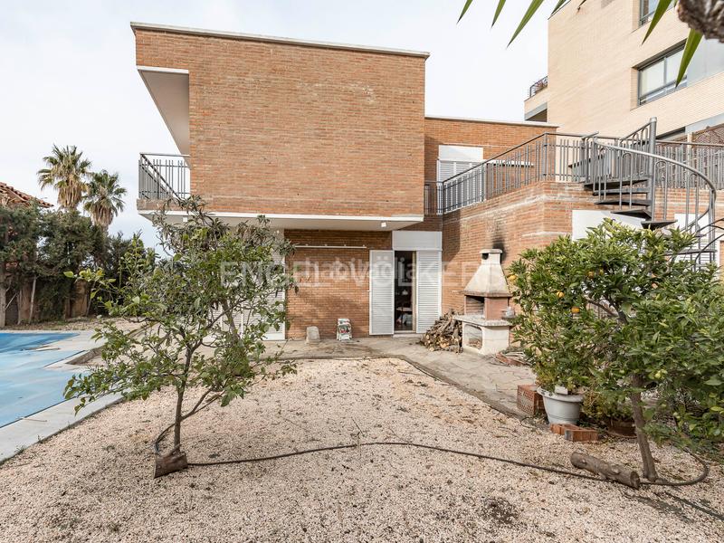 Foto 7cfd4152-77ca-4fee-9411-e0b23bb3c7d1. Wohngrundstück in Centre Sant Just Desvern