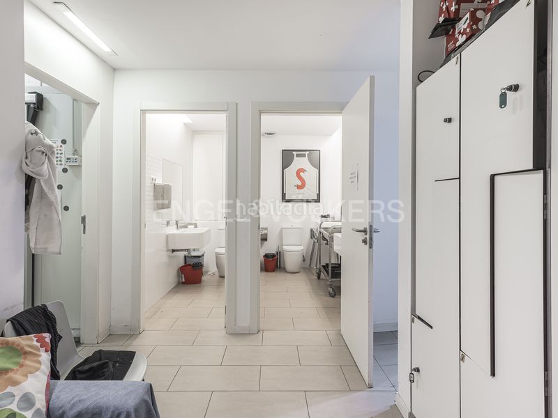 Foto 6c4f3e40-b987-4aae-8d8a-acb85315d118. Local comercial a Centre Sant Just Desvern