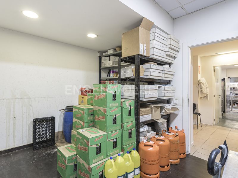Foto b807cd81-a33a-433b-a7ea-5bfe9169465f. Local comercial a Centre Sant Just Desvern