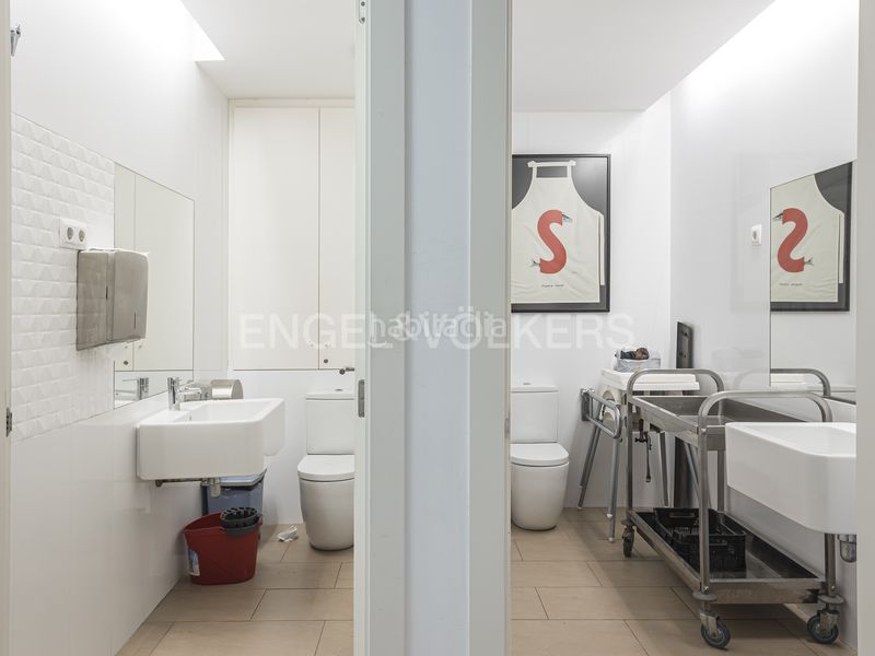 Foto cb73466a-aec3-4218-8b28-74059b9fed95. Local comercial a Centre Sant Just Desvern