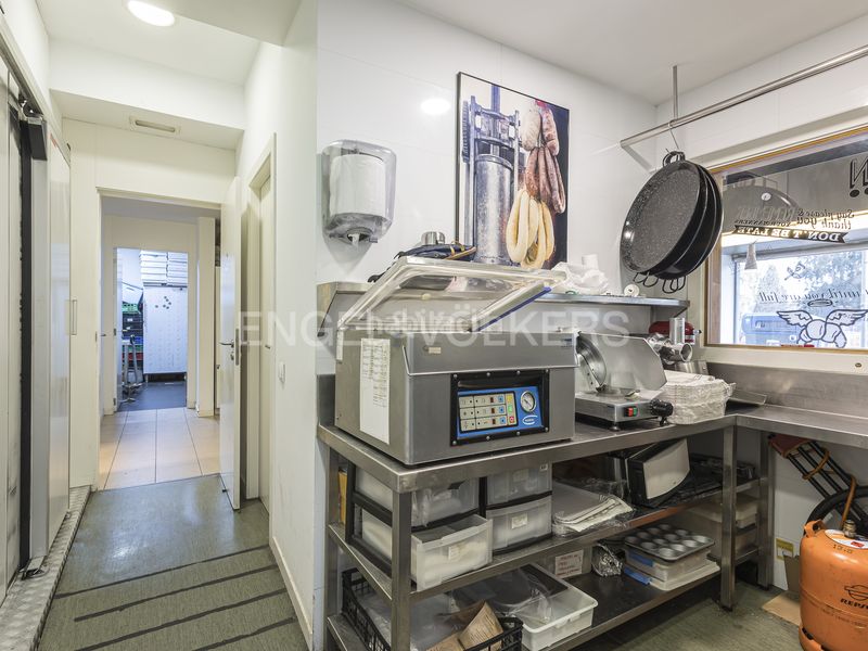 Foto f8f78dfa-ff4b-44e1-aa28-a8ab4eb99dfa. Local comercial a Centre Sant Just Desvern