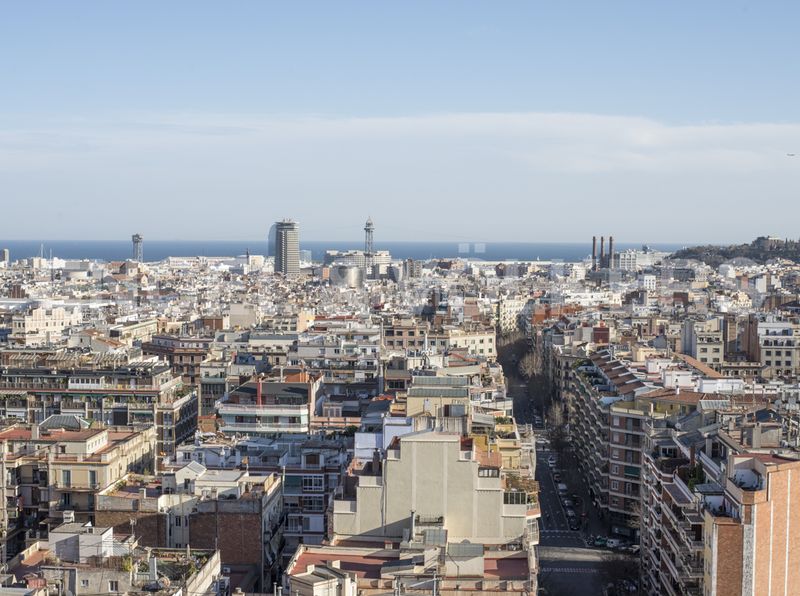 Foto 53a0acbf-5b0b-4bef-92d1-dbb72e220c45. Aparcament cotxe a Dreta de l´Eixample Barcelona