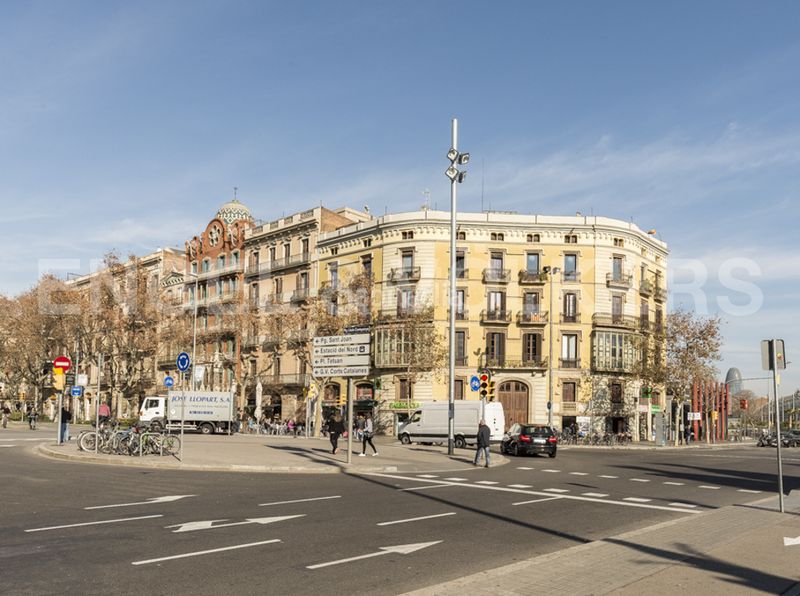 Foto 791a848b-b2af-4241-b179-5b10ba1eed18. Aparcament cotxe a Dreta de l´Eixample Barcelona