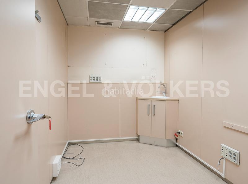 Foto 33f2e8c1-be0a-4325-8124-f36611ff25da. Alquiler local comercial exclusivo local en calle aragón en Barcelona