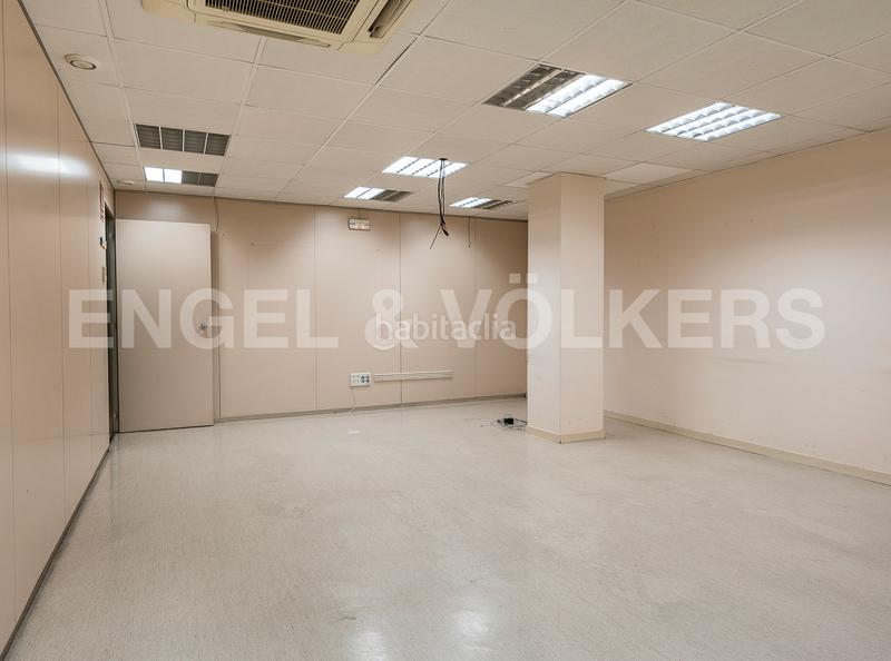 Foto 356e48df-0836-4e69-b639-ee0f783ff9ff. Alquiler local comercial exclusivo local en calle aragón en Barcelona