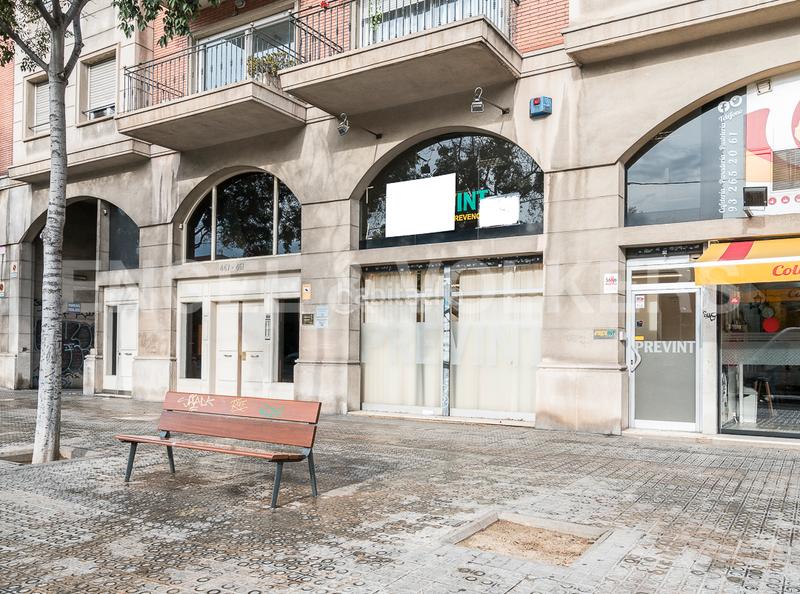 Foto 3a2dec25-790b-480a-aeca-0266438e0e45. Alquiler local comercial exclusivo local en calle aragón en Barcelona
