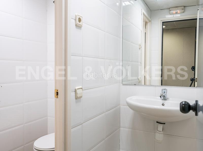 Foto 5f75e986-e42d-454f-b782-5f1c69e168c0. Alquiler local comercial exclusivo local en calle aragón en Barcelona