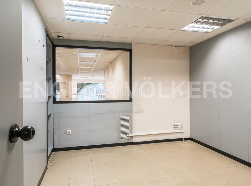 Foto 886b86f1-f41f-4cff-b7fa-27353e5407e1. Alquiler local comercial exclusivo local en calle aragón en Barcelona