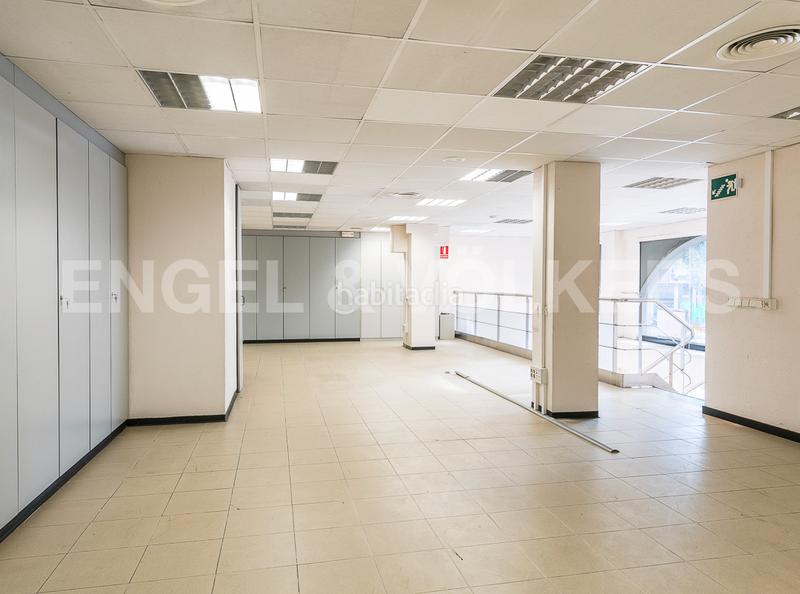 Foto 9691c1a7-3dc4-46fe-95b3-d401daf83bc7. Alquiler local comercial exclusivo local en calle aragón en Barcelona