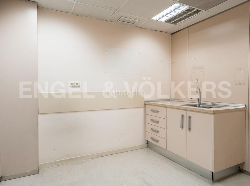 Foto a5f16621-127a-4942-b14c-c5baa9143ddc. Alquiler local comercial exclusivo local en calle aragón en Barcelona