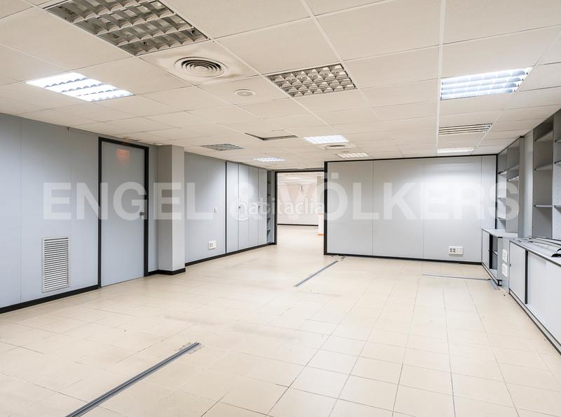Foto d7df4316-1583-4f69-a119-129fe4ced39c. Rent business premise in Sagrada Família Barcelona