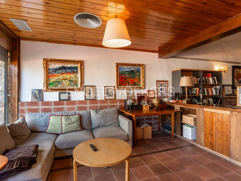 Foto e1e9a19e-a35c-46ef-932f-ef9feaa6838a. Edifici a Secuita (La)