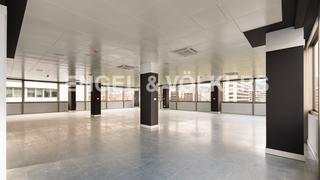 Miete Büro in Barri de les Corts. Oficina en diagonal reformada