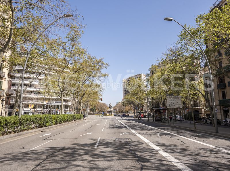 Foto c4f124cf-f0d4-4660-89e9-dd4950fee7c4. Local comercial a Dreta de l´Eixample Barcelona