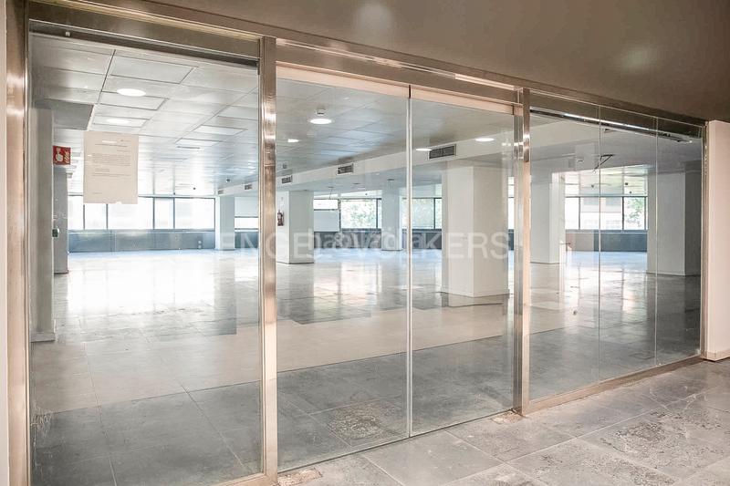Foto 90be6c03-1a8a-4c26-a27a-3289434929df. Rent office space with parking in El Parc i la Llacuna del Poblenou Barcelona