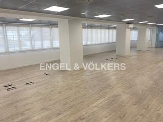 Rent Office space in Dreta de l´Eixample. Magnifica oficina de 775 m2 a pocos metros  de rambla catalunya.