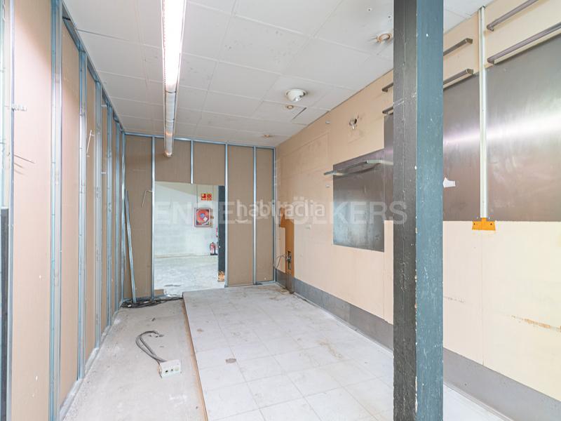 Foto a3311713-cf03-452d-92a1-af0e28ae4ff3. Alquiler local comercial local calle casp. en Dreta de l´Eixample Barcelona