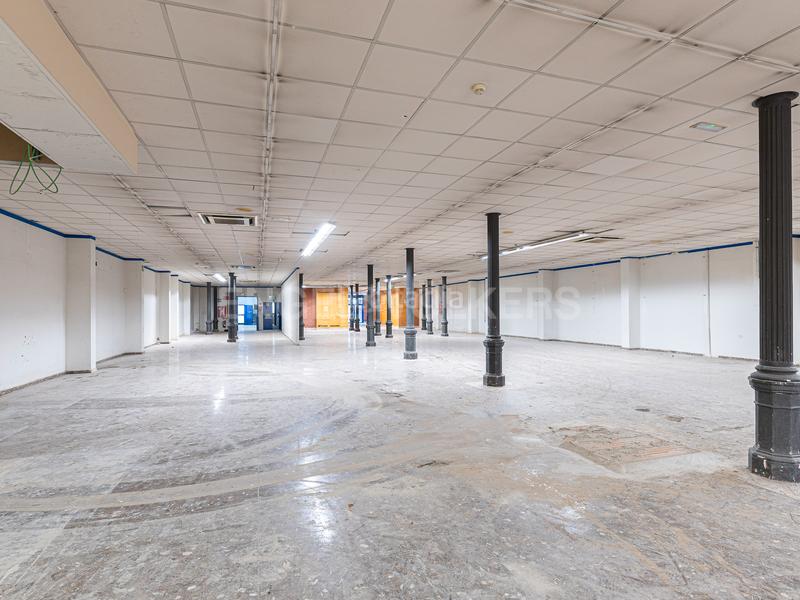 Foto f9c8f7e2-30c2-4d9e-9757-52de141f8ecd. Alquiler local comercial local calle casp. en Dreta de l´Eixample Barcelona
