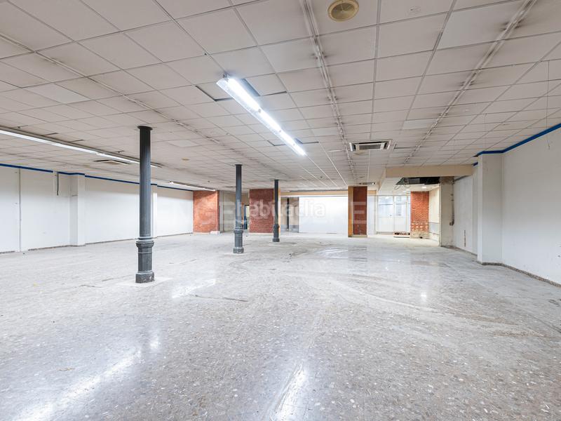 Foto 58d0f535-bb8b-48ac-8c83-bfe37c2795c2. Lloguer local comercial a Dreta de l´Eixample Barcelona