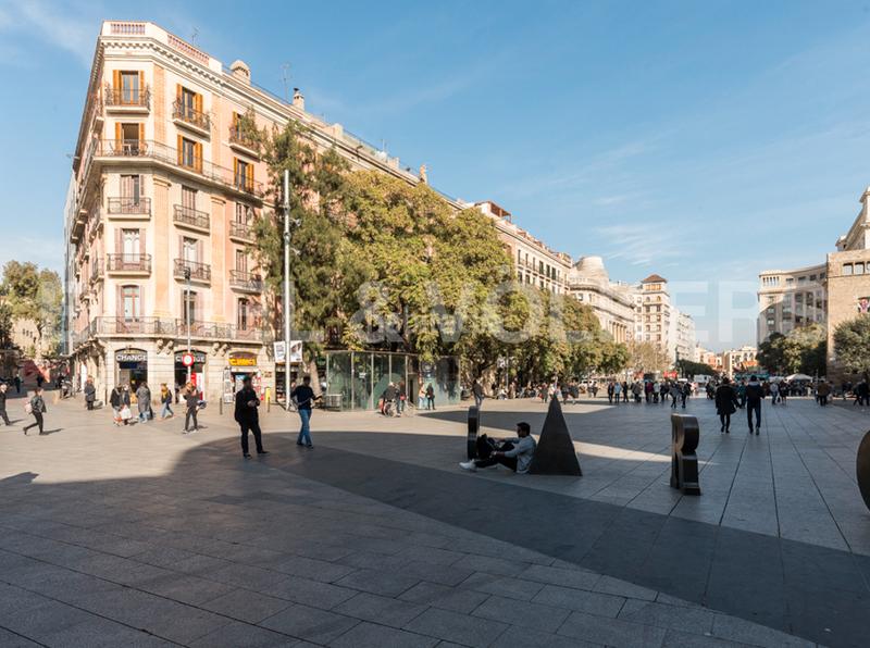 Foto 9ae6bd4d-b207-4ca1-bc84-31da5a0f7959. Lloguer local comercial a Dreta de l´Eixample Barcelona
