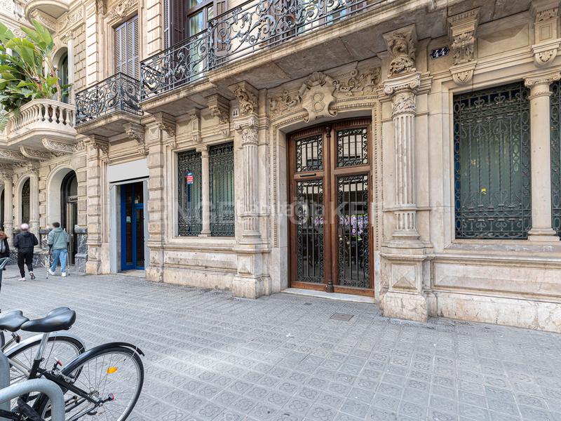 Foto f555b704-e9fe-44e7-b21c-f9488ba6ca0b. Lloguer local comercial a Dreta de l´Eixample Barcelona