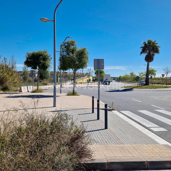 Foto 984444f1-07bd-4c29-88bf-c5fb40a27964. Solar industrial solar en cami de la via y d hipacia, en Viladecans