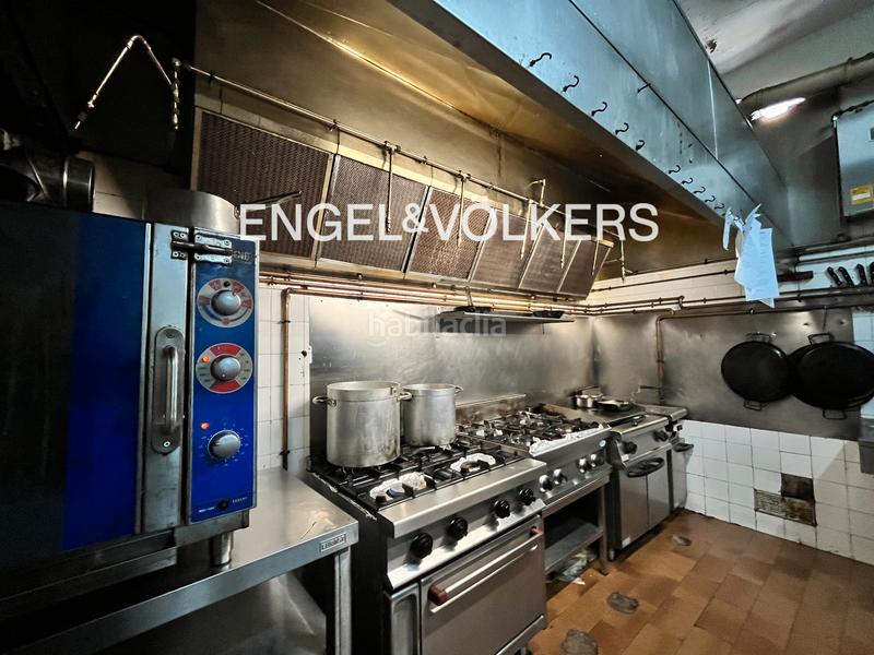 Foto e52f78f6-2065-48c7-b45a-9fd1759e3029. Alquiler local comercial prestigioso restaurante en traspaso en el masnou en Masnou (El)