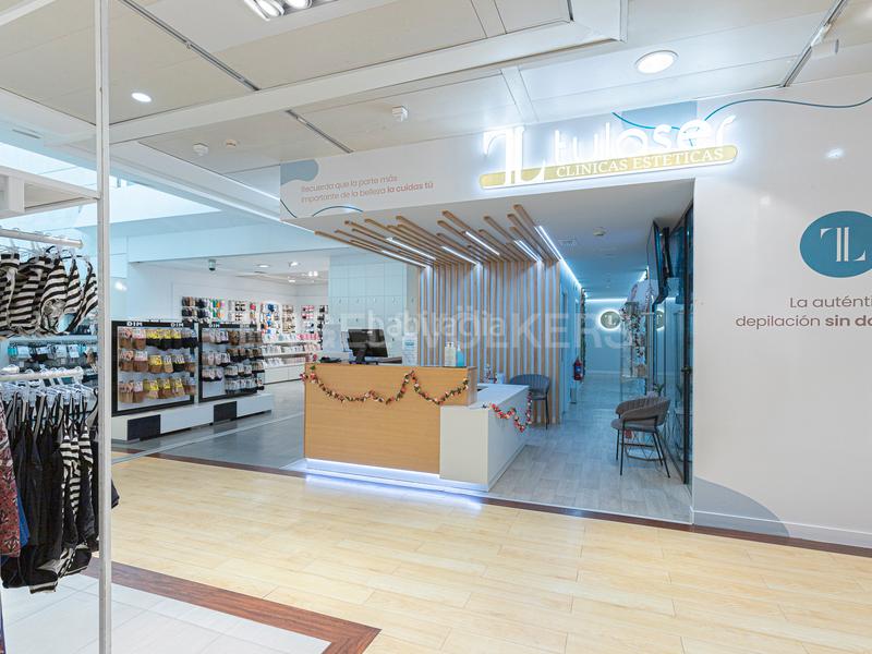 Foto 20f01b93-e98e-4c03-9ccf-7016a12eabb7. Alquiler local comercial clínica estética en centro comercial de sant andreu en Barcelona