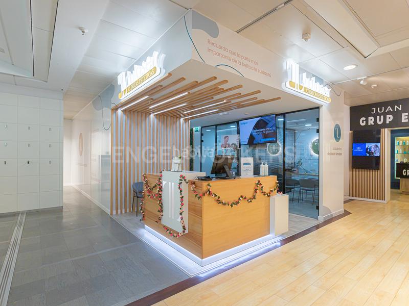 Foto 3bc5d713-bb93-44f6-ae82-33afe145302f. Location local commercial dans Porta Barcelona