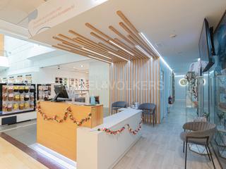 Rent Business premise in Porta. Clínica estética en centro comercial de sant andreu