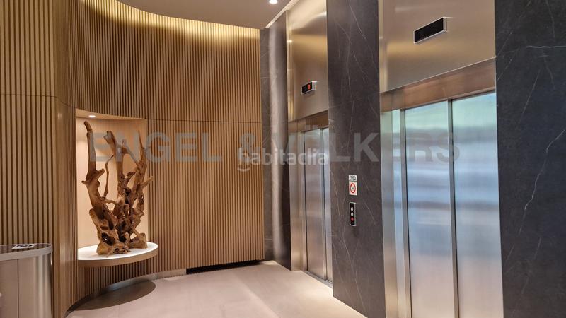 Foto e52c96c3-8916-48c3-ae0c-2548c4df84dc. Alquiler oficina s en diagonal reformadas en edificio moderno en Barcelona