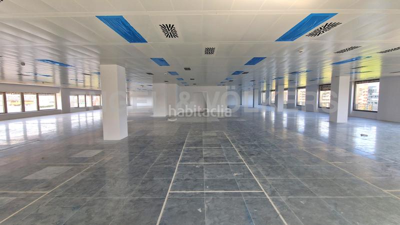 Foto 27381106-5d99-4ed5-bbd3-93fe31060b1d. Lloguer oficina amb aparcament a Barri de les Corts Barcelona