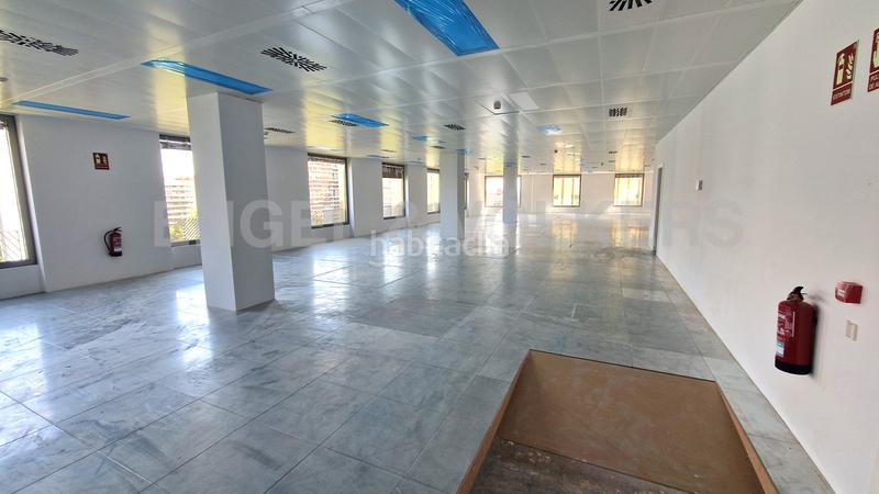 Foto 666baac1-0a89-42f2-a0d8-f2eac396ba6a. Miete büro mit parking in Barri de les Corts Barcelona