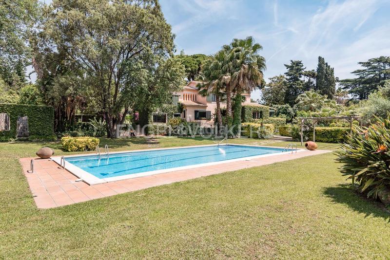 Foto 163e18d4-be46-4f94-b0ea-56952df9781e. Edificio in Canet de Mar